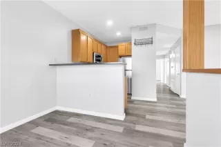 Photo #6: 2598667 Listing