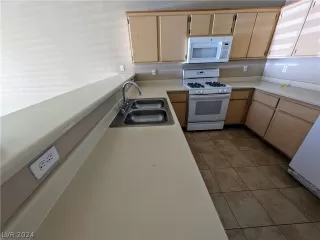 Photo #2: 2598669 Listing 