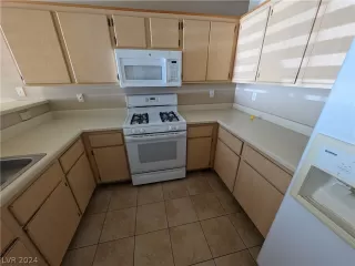 Photo #3: 2598669 Listing 