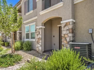 Photo #2: 2598728 Listing 