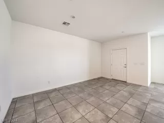 Photo #5: 2598728 Listing 