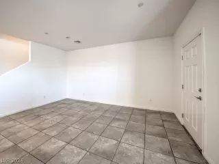 Photo #6: 2598728 Listing 