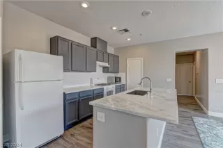 Photo #3: 2598730 Listing 