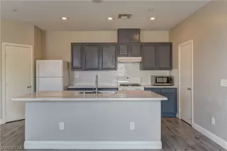 Photo #6: 2598730 Listing 