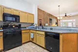 Photo #1: 2598741 Listing 