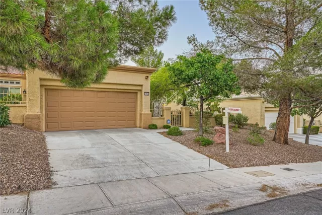 MLS: 2598747 Condo For Sale