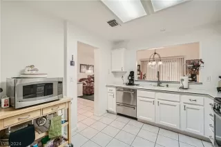 Photo #3: 2598747 Listing 