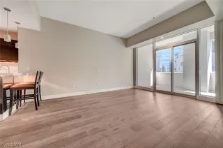 Photo #2: 2598749 Listing