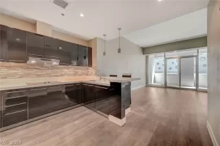 Photo #5: 2598749 Listing