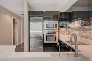 Photo #6: 2598749 Listing