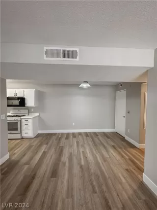 Photo #6: 2598751 Listing 