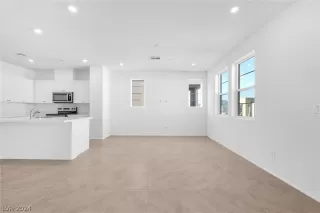 Photo #2: 2598760 Listing 