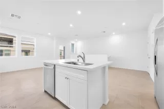Photo #6: 2598760 Listing 