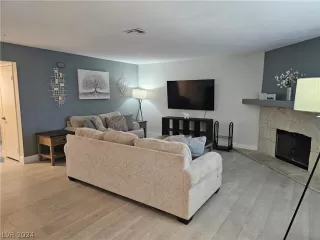 Photo #3: 2598785 Listing 