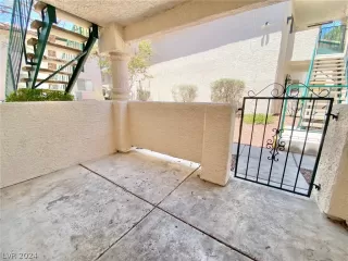 Photo #5: 2598825 Listing 