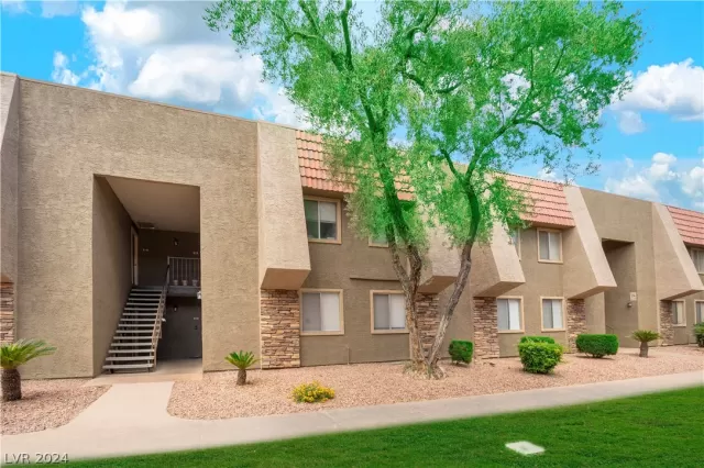 MLS: 2598827 Condo For Sale