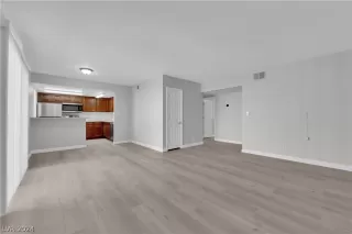 Photo #2: 2598827 Listing