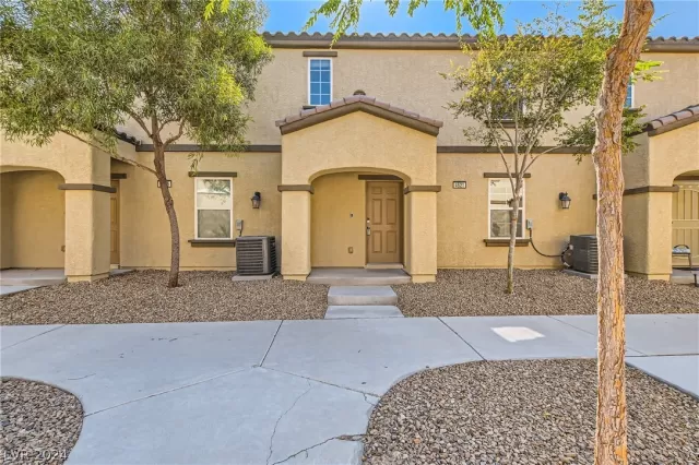 MLS: 2598828 Condo For Sale