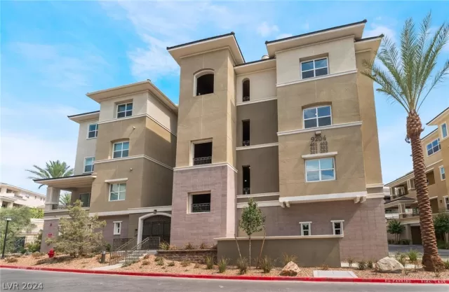 MLS: 2598867 Condo For Sale