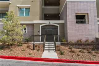 Photo #2: 2598867 Listing