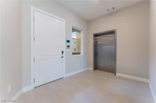 Photo #4: 2598867 Listing