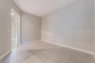 Photo #6: 2598867 Listing