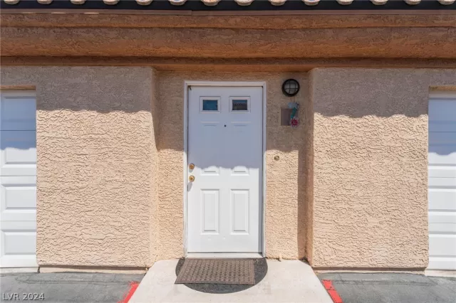 MLS: 2598872 Condo For Sale