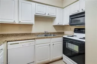 Photo #4: 2598892 Listing 