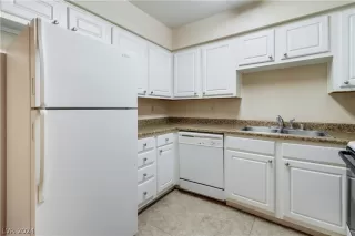 Photo #5: 2598892 Listing 