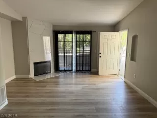 Photo #3: 2598895 Listing