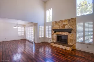 Photo #5: 2598945 Listing 