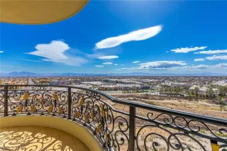 Photo #3: 2598973 Listing