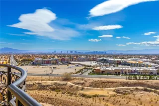 Photo #4: 2598973 Listing