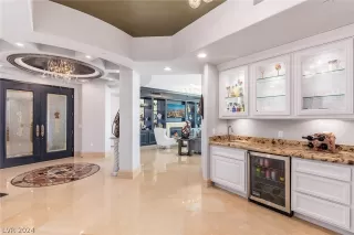 Photo #5: 2598973 Listing