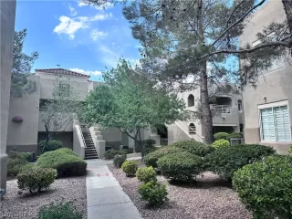 Photo #2: 2598979 Listing