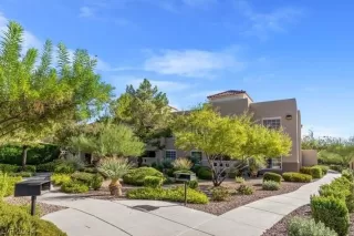 Photo #3: 2598979 Listing