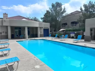 Photo #4: 2598979 Listing