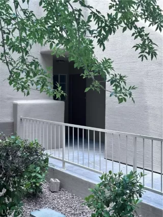 Photo #5: 2598979 Listing