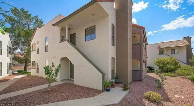 MLS: 2598992 Condo For Sale