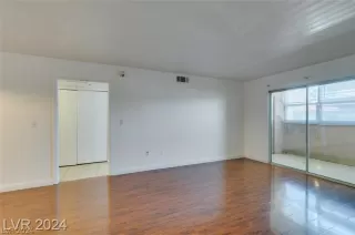 Photo #3: 2599043 Listing 