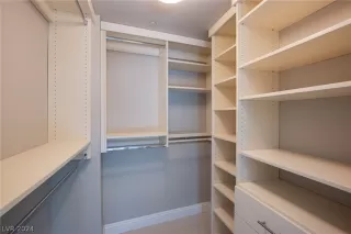 Photo #2: 2599067 Listing