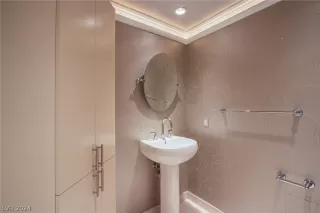 Photo #4: 2599067 Listing