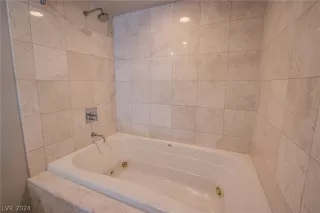 Photo #6: 2599067 Listing