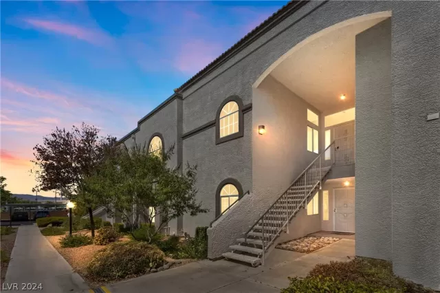 MLS: 2599124 Condo For Sale