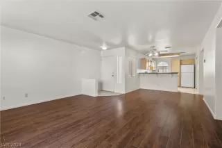 Photo #5: 2599124 Listing