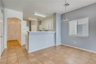 Photo #3: 2599130 Listing 