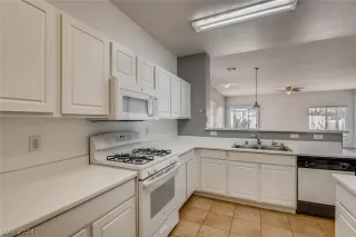 Photo #6: 2599130 Listing 