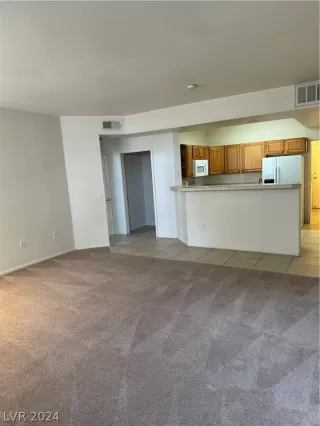 Photo #5: 2599161 Listing 