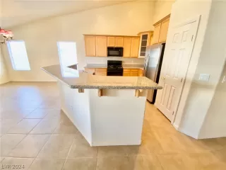 Photo #2: 2599195 Listing 