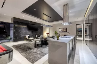 Photo #4: 2599218 Listing